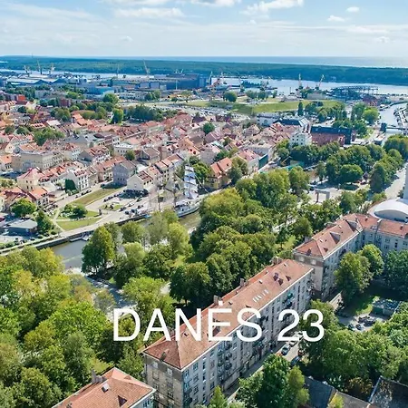 Danes23 - Candy Studio, Self Check-in, Free Parking, Park And River View, Oldtown, A/c