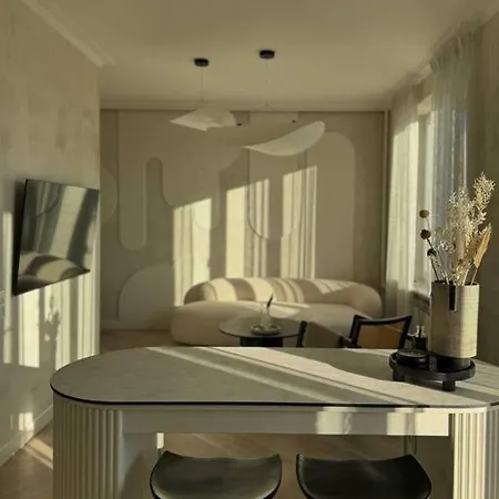 Apartment Danes23 - Candy Studio, Self Check-in, Free Parking, Park And River View, Oldtown, A/c *