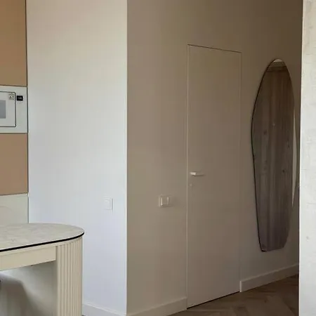 Apartment Danes23 - Candy Studio, Self Check-in, Free Parking, Park And River View, Oldtown, A/c *