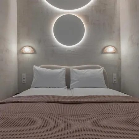 Apartman Danes23 - Candy Studio, Self Check-in, Free Parking, Park And River View, Oldtown, A/c *