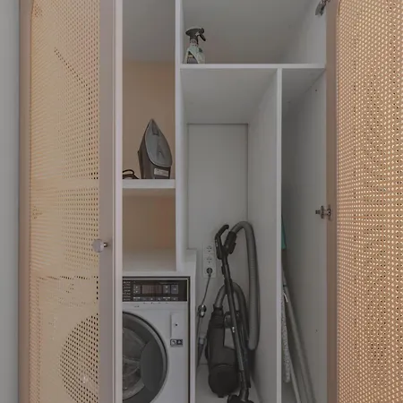 Danes23 - Candy Studio, Self Check-in, Free Parking, Park And River View, Oldtown, A/c Appartamento Klaipėda