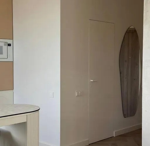 公寓 Danes23 - Candy Studio, Self Check-in, Free Parking, Park And River View, Oldtown, A/c *