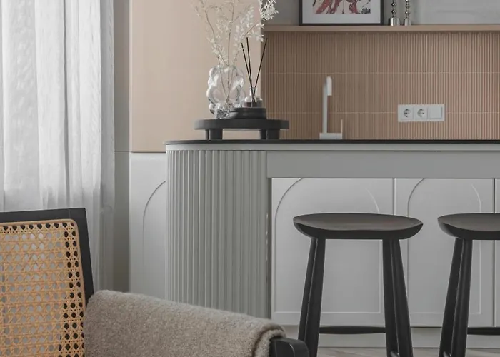 Danes23 - Candy Studio, Self Check-in, Free Parking, Park And River View, Oldtown, A/c 公寓