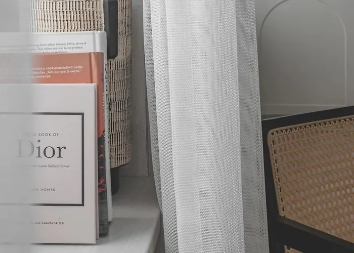 Danes23 - Candy Studio, Self Check-in, Free Parking, Park And River View, Oldtown, A/c